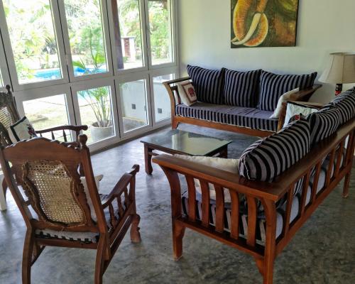 Entire villa for 7 nights for 6 with free pick up